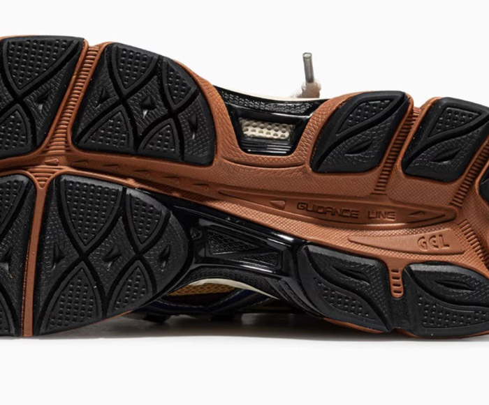 ASICS x TOGA ARCHIVES联名鞋GEL-CUMULUS 16正式登陆图片7 ASICS x TOGA ARCHIVES联名鞋GEL-CUMULUS 16正式登陆图片7