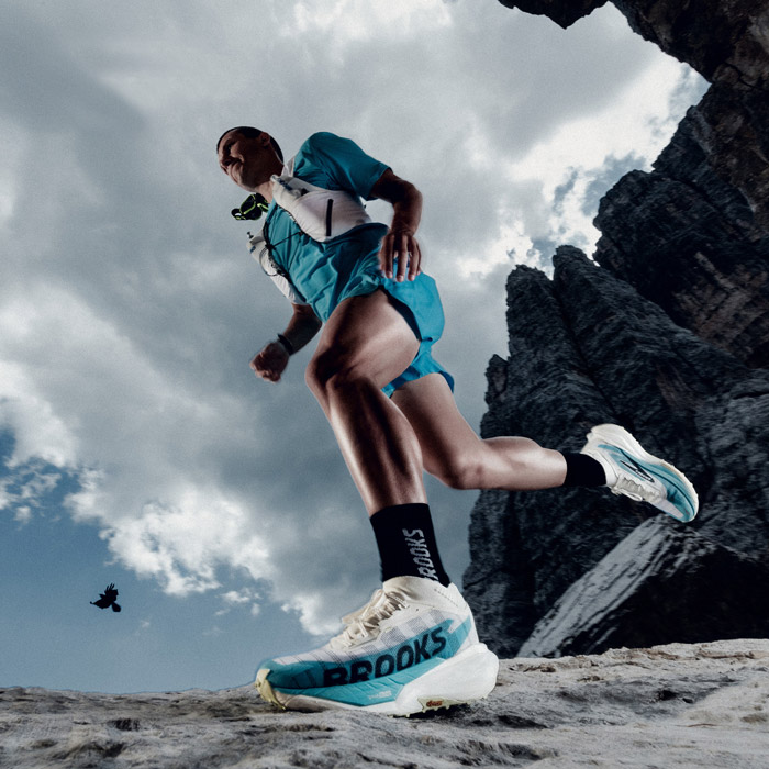 布鲁克斯2026春季新款蓝白色Cascadia山岩Elite越野跑鞋焕新登场图片