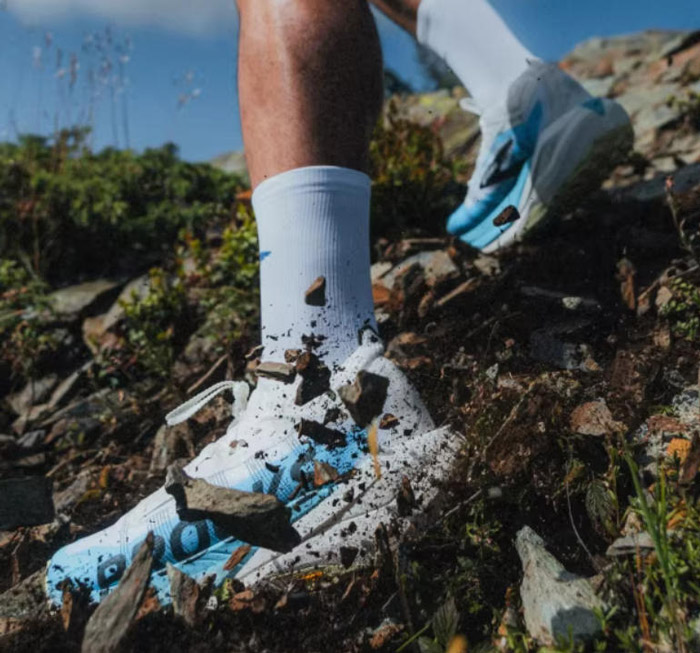 布鲁克斯2026春季新款蓝白色Cascadia山岩Elite越野跑鞋焕新登场图片2