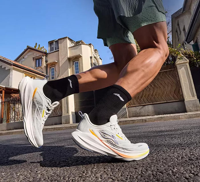 2026新款李宁吾跃4.0跑鞋怎么样？多维升级诠释运动休闲新体验图片1