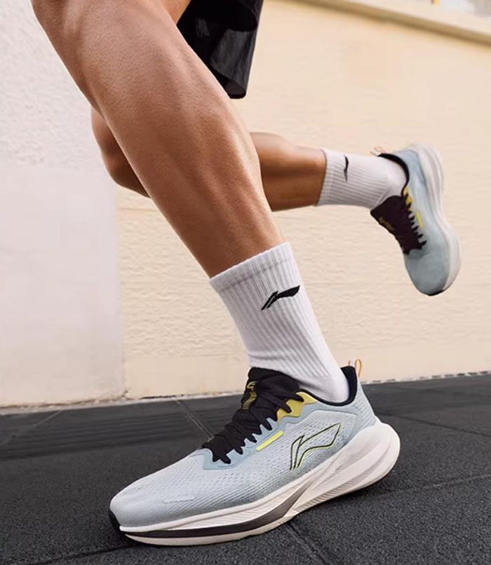 2026新款李宁吾跃4.0跑鞋怎么样？多维升级诠释运动休闲新体验图片5