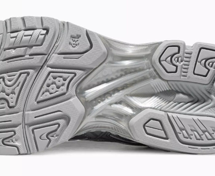 ASICS×KIMHEKIM联名GEL-NIMBUS 10.1运动鞋惊艳登陆图片8