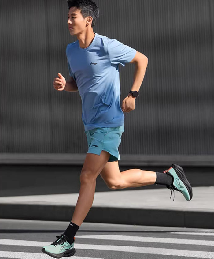 爆款跑鞋！李宁吾适6减震回弹跑鞋评测图片7
