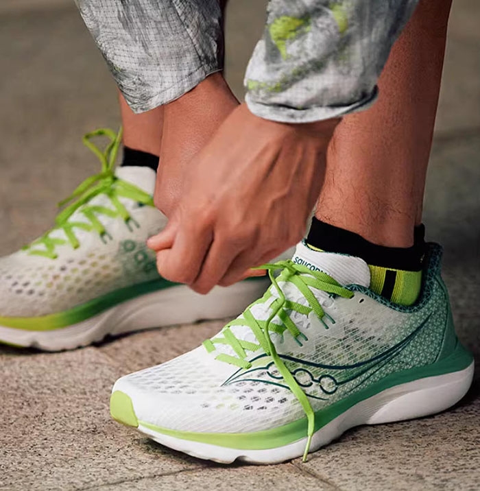 索康尼2026全新武汉城市特别款KINVARA菁华16跑鞋惊艳亮相图片6