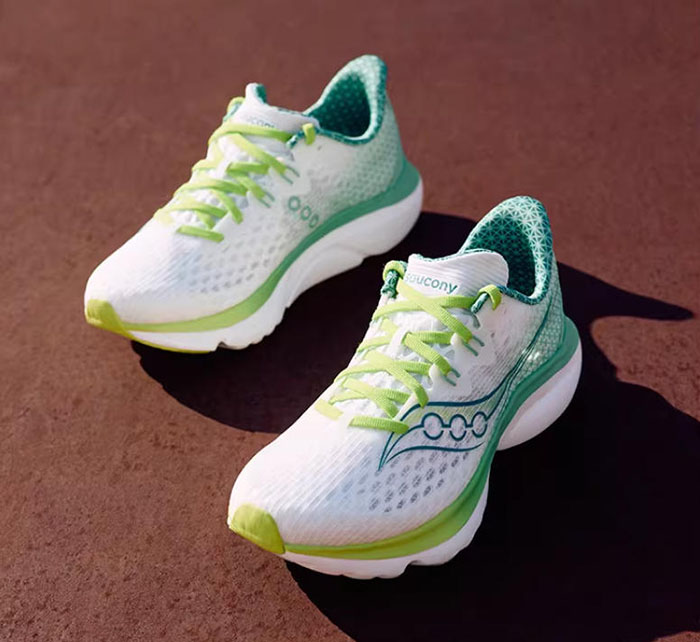 索康尼2026全新武汉城市特别款KINVARA菁华16跑鞋惊艳亮相图片9