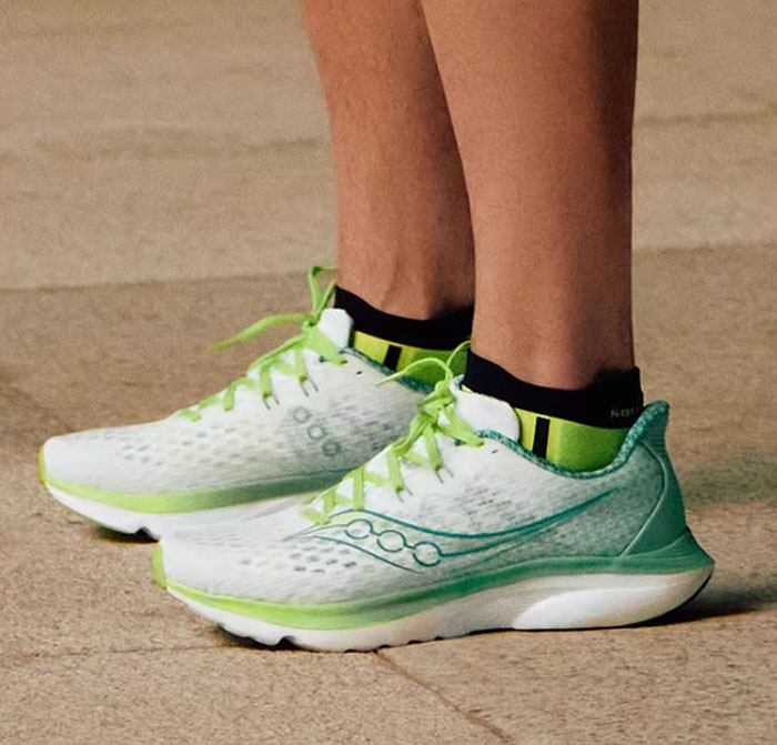 索康尼2026全新武汉城市特别款KINVARA菁华16跑鞋惊艳亮相图片7