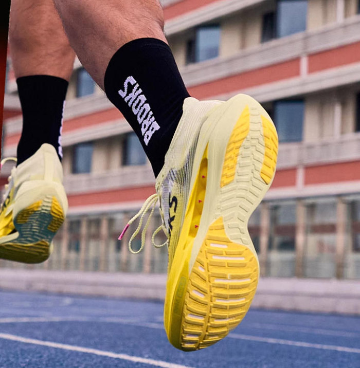 BROOKS Hyperion Elite龙卷风5跑鞋2026白黄配色重磅开启预售图片5