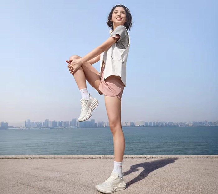 爆款跑鞋：李宁2026女款凌波2跑鞋深度评测图片