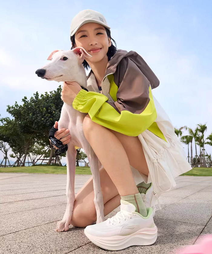 爆款跑鞋：李宁2026女款凌波2跑鞋深度评测图片3