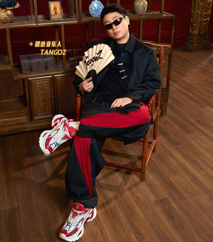 OGR × 北高峰联名马年限定款招财红水狼蛛2.0老爹鞋登陆图片