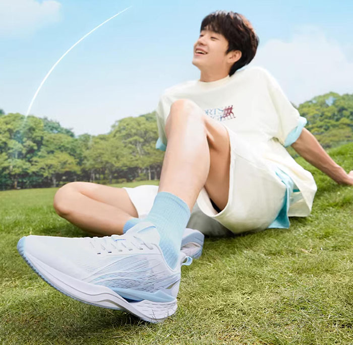 361飞鱼4.0跑步鞋深度解析：300元内慢跑鞋的诚意之选