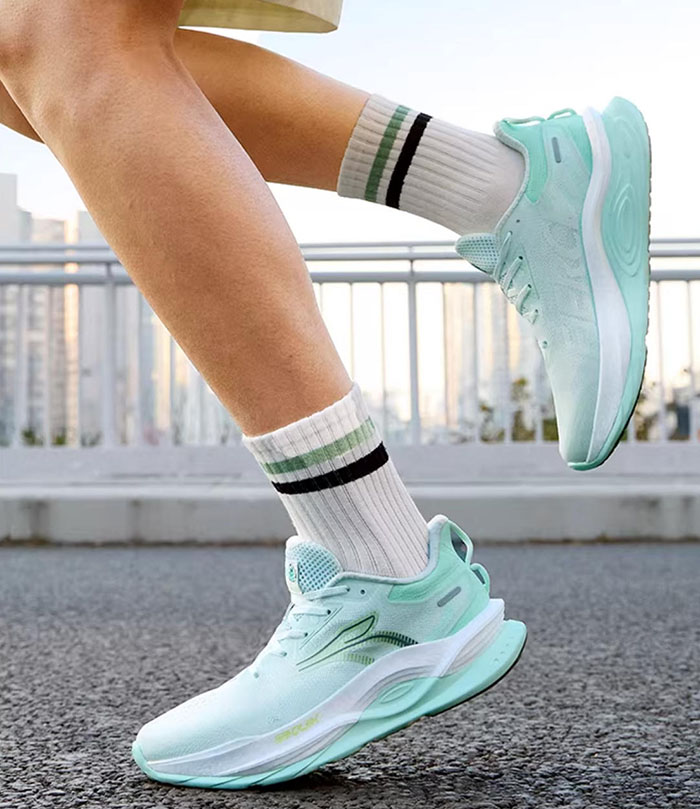 300元内宝藏跑鞋：361赤焰5.0跑步鞋评测图片2