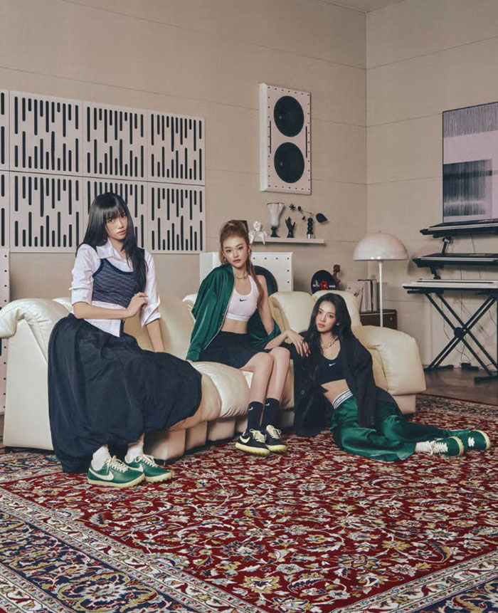 MEOVV录音棚私服封神，脚踩NIKE ASTROGRABBER薄底鞋演绎神鞋魅力图片2