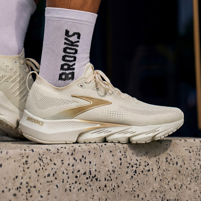 布鲁克斯2026全新椰奶色Glycerin甘油Flex跑鞋优雅登场图片3