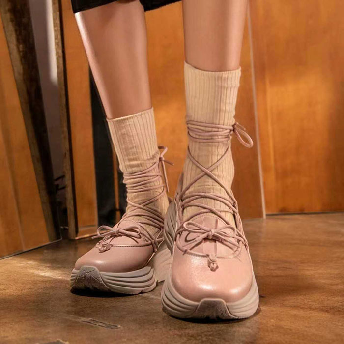 HOKA推出2026全新「榉木白/石灰白」BONDI MARY JANE玛丽珍鞋图片3