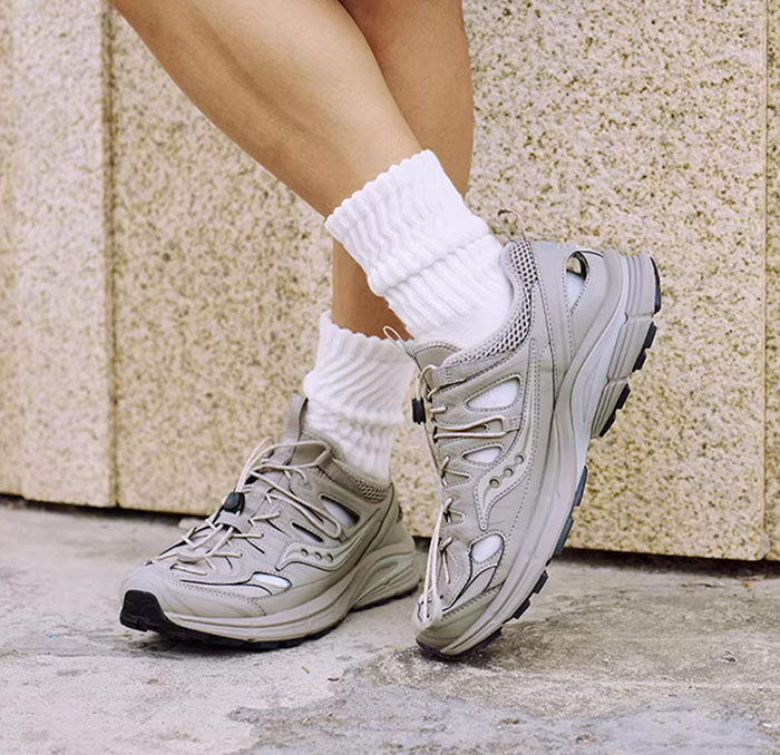 镂空透气+动态贴合：索康尼新款KINVARA 4 ISO溯溪鞋拿捏2026春夏潮流