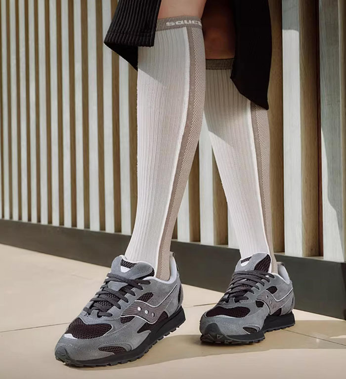 索康尼2026新款灰黑配色TRAINER 80X运动鞋即将登陆图片3