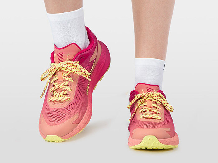 专业护航 + 颜值出圈：海丽汉森发布2026新款「蜜桃粉」越野跑鞋