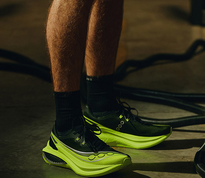 索康尼推出2026款啡鹏5碳板跑鞋解锁专业竞速新体验图片2