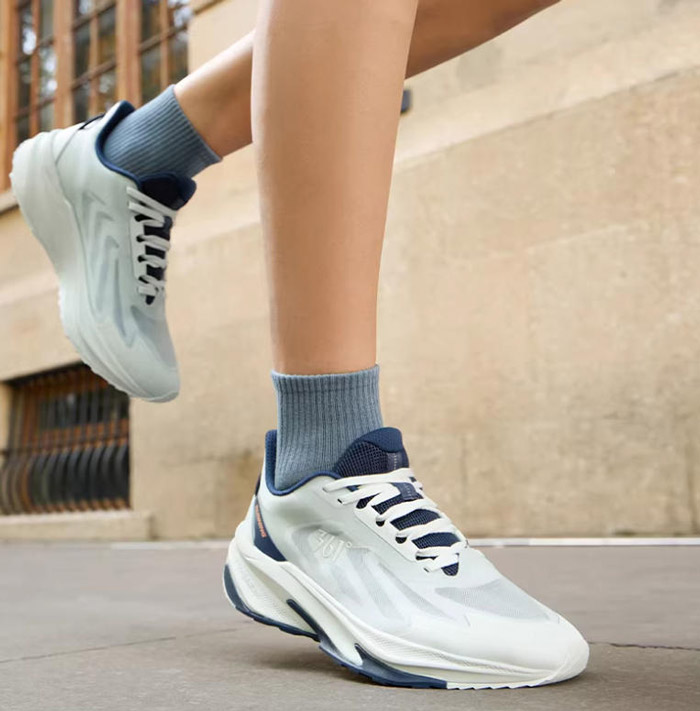 361° 全新驭山SE网面透气跑鞋上市 解锁城市通勤与慢跑新体验图片5