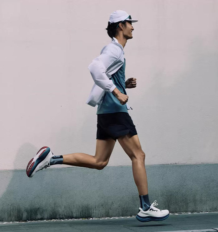 索康尼RIDE驭途19情侣款缓震慢跑鞋即将焕新登场图片