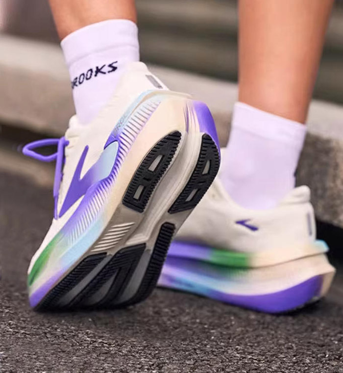 布鲁克斯窑变系列超级甘油2跑鞋 解锁春日奔跑新体验图片5