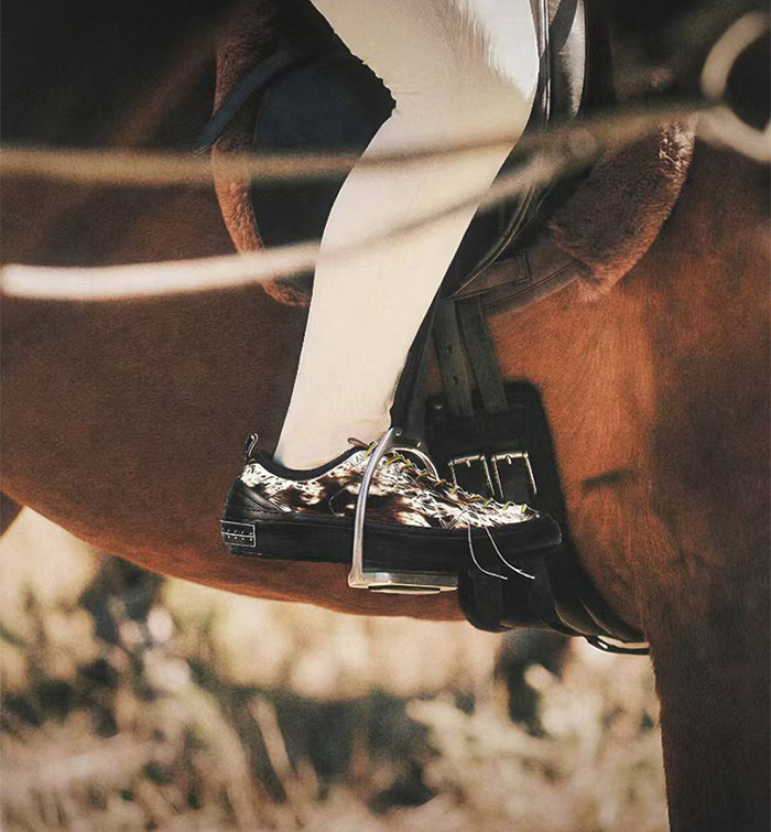 xVESSEL推出马年限定「触感」系列瑞骉低帮板鞋图片