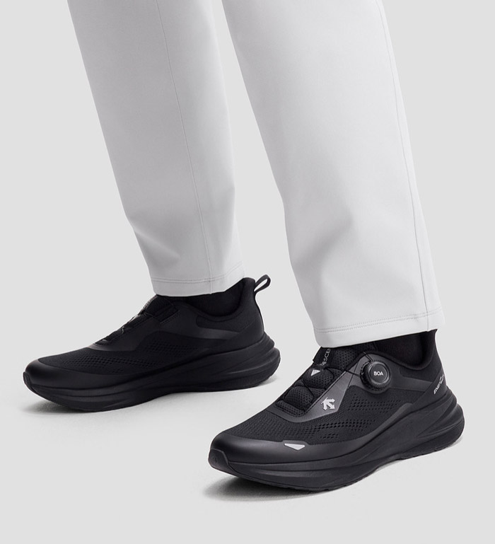 迪桑特发布2026年全新RUNNING系列LAVITATE 3.0 WIRE BOA跑鞋图片1