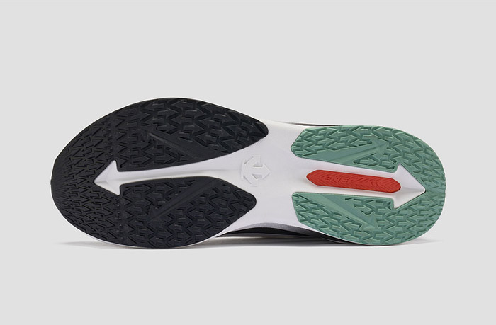 迪桑特发布2026年全新RUNNING系列LAVITATE 3.0 WIRE BOA跑鞋图片11