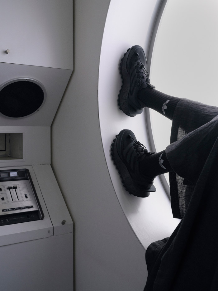 adidas Originals和MRBAILEY联名ADIZERO ARUKU YAGI鞋款上市图片3