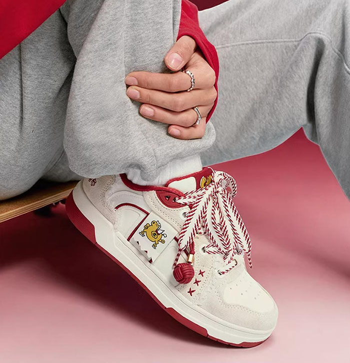 封神预警！Champion马年限定飘带板鞋炸场上市，新年潮人必备战袍！图片5