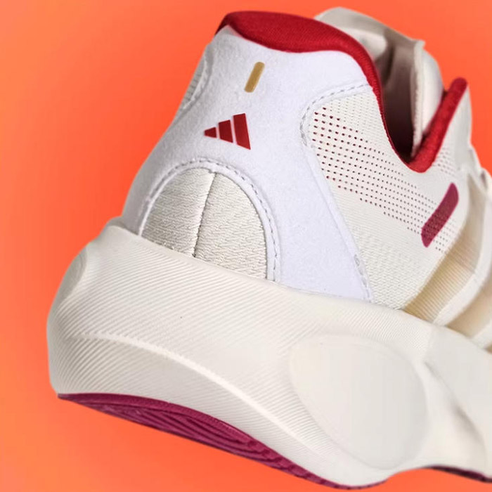 阿迪达斯SUPERNOVA RISE 3S新年款超轻跑鞋发售，健身房到咖啡店无缝切换图片7