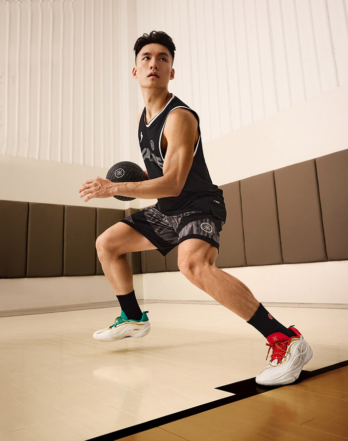 李宁韦德808 5 ULTRA v2圣诞主题鸳鸯配色篮球鞋发售预告图片