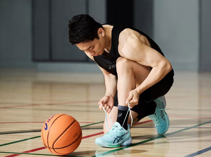 亚瑟士河村勇辉同款SWIFTACE YUKI篮球鞋重磅登场图片2