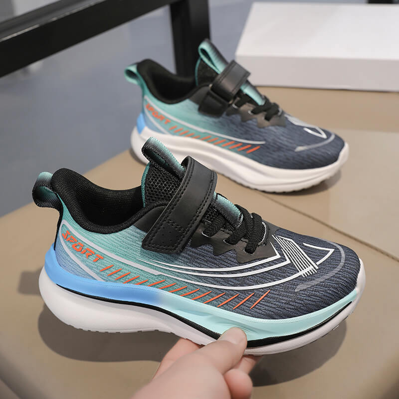 童鞋行业新赛道:功能化 + 场景化成破局关键,Z 世代父母催生 “细分需求经济”(图2) 童鞋行业新赛道:功能化 + 场景化成破局关键,Z 世代父母催生 “细分需求经济”(图2)