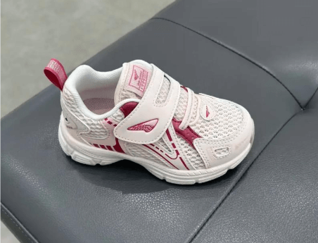 运动娃必入！江博士运动系童鞋全攻略：护踝抗扭 + 透气缓震，运动安全拉满(图1)